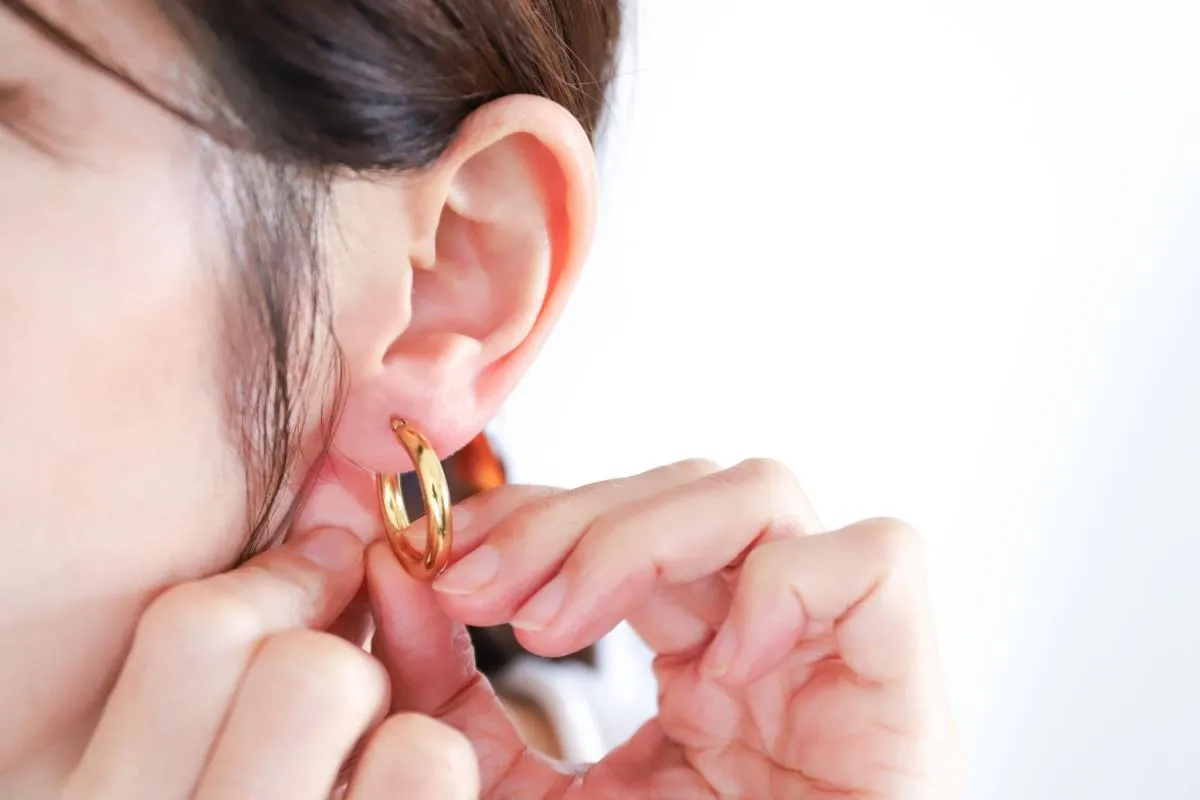 整骨院のピアスOKな服装とは？失敗しない身だしなみマナー